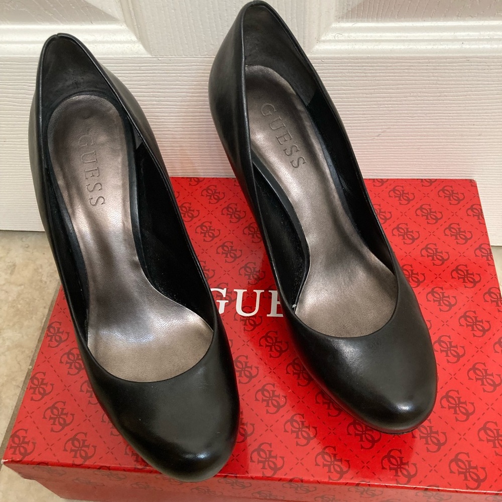Guess Black Leather Heels Rounded Toe
